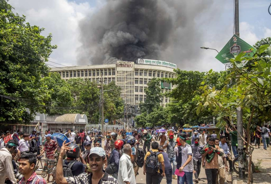 Demonstranti u Bangladešu pozvali na marš prema Dhaki uprkos policijskom satu